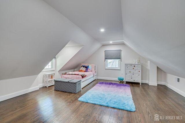 34 James Place, Metuchen, NJ 08840