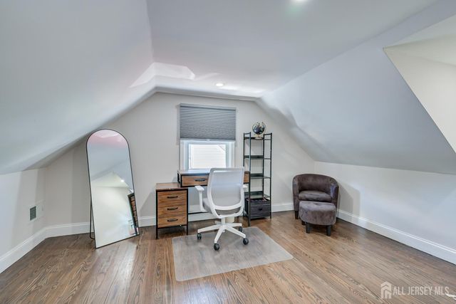 34 James Place, Metuchen, NJ 08840