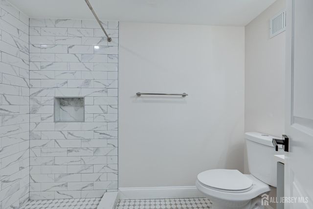 34 James Place, Metuchen, NJ 08840