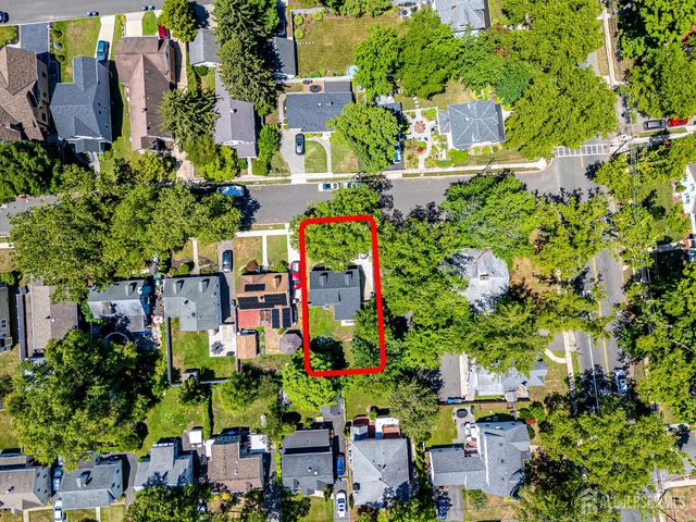 34 James Place, Metuchen, NJ 08840