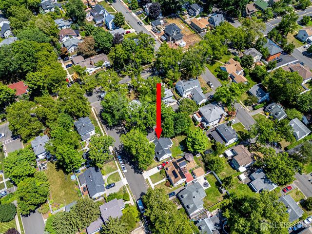 34 James Place, Metuchen, NJ 08840