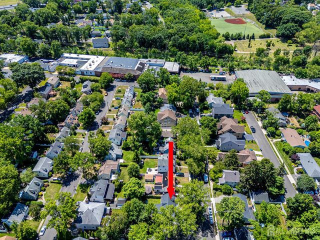 34 James Place, Metuchen, NJ 08840