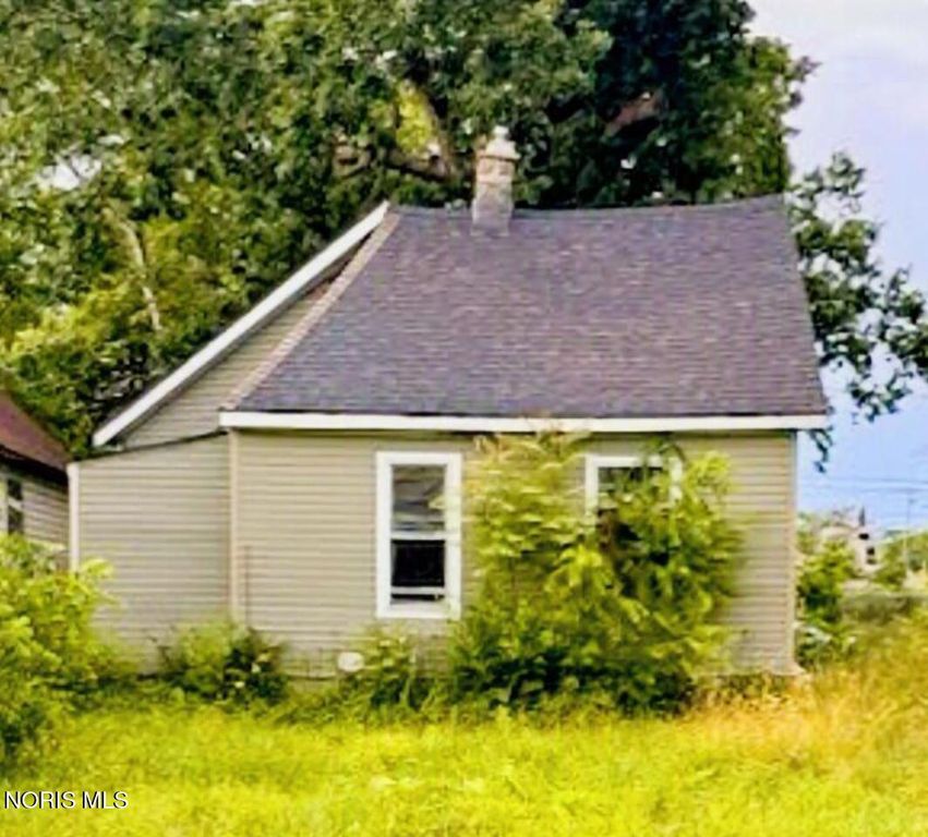 1611 Fernwood Avenue, Toledo, OH 43607
