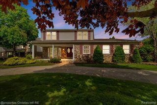 24944 Arden Park Drive, Farmington Hills, MI 48336