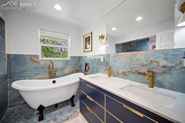 3012 E Springlake Circle, Colorado Springs, CO 80906