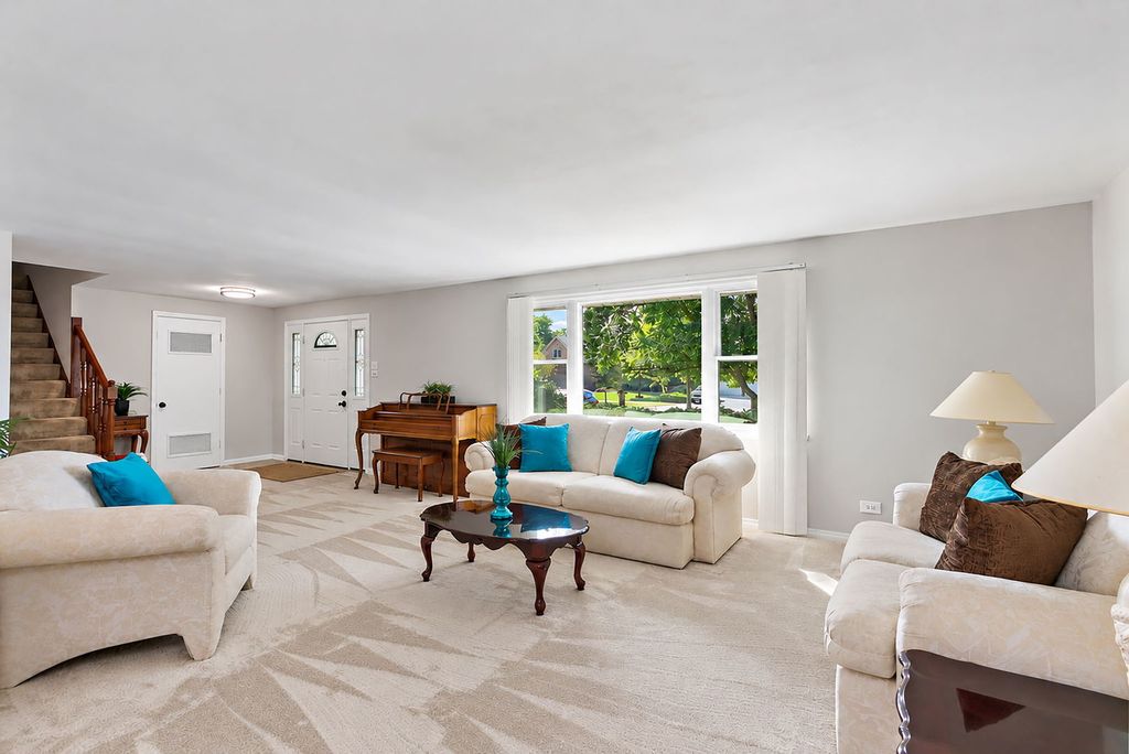 31 S Salem Drive, Schaumburg, IL 60193 — photo 2