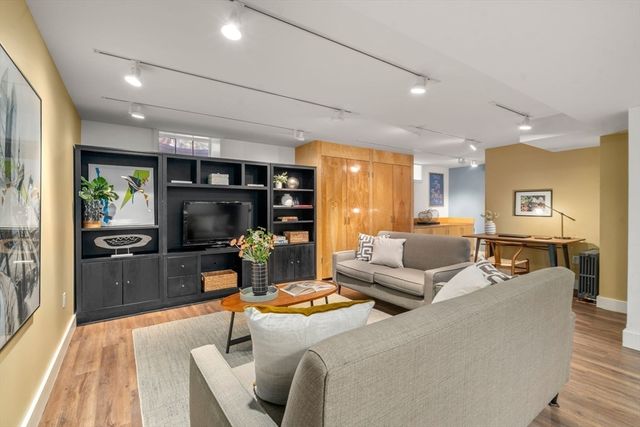 189 Clinton Rd, Brookline, MA 02445