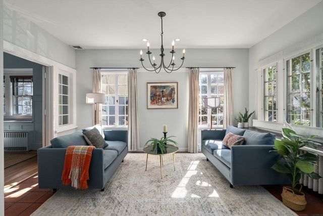 189 Clinton Rd, Brookline, MA 02445