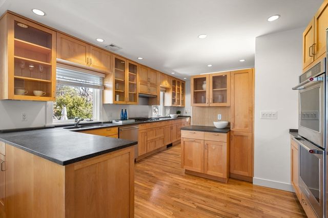 189 Clinton Rd, Brookline, MA 02445