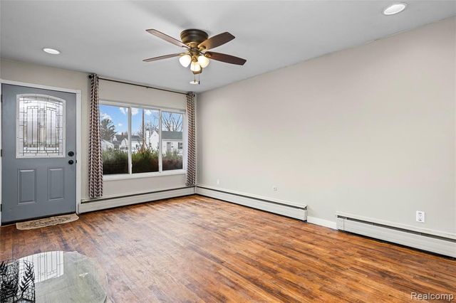 28980 Dawson Street, Garden City, MI 48135