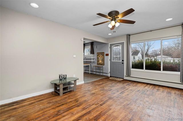 28980 Dawson Street, Garden City, MI 48135