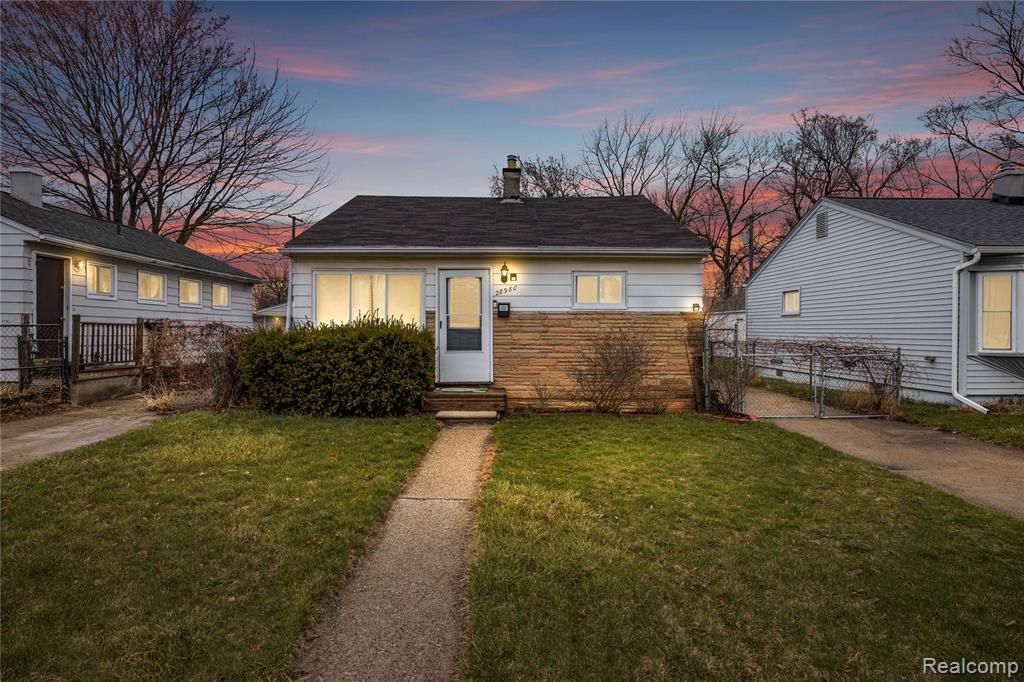 28980 Dawson Street, Garden City, MI 48135