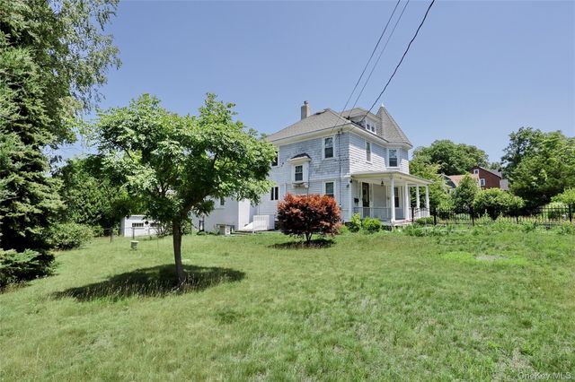 12 Pacific Avenue, Nanuet, NY 10954