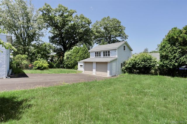 12 Pacific Avenue, Nanuet, NY 10954