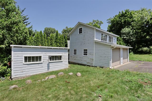 12 Pacific Avenue, Nanuet, NY 10954