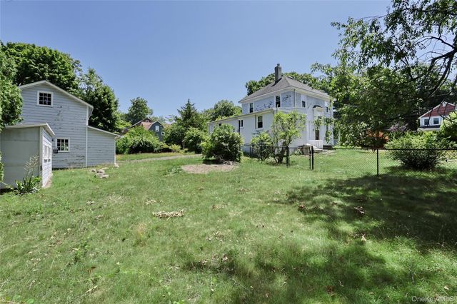 12 Pacific Avenue, Nanuet, NY 10954