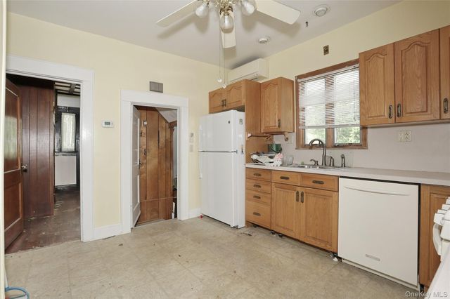 12 Pacific Avenue, Nanuet, NY 10954