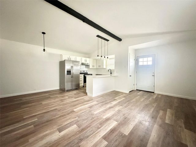 4933 Curzon Avenue, Fort Worth, TX 76107