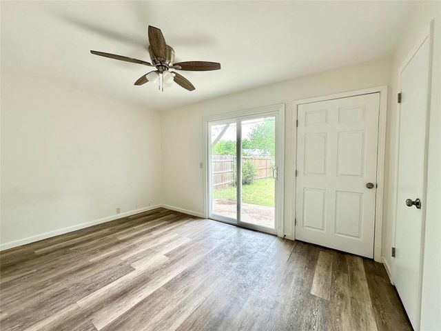 4933 Curzon Avenue, Fort Worth, TX 76107