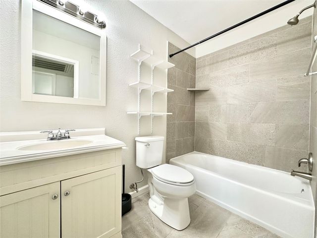 4933 Curzon Avenue, Fort Worth, TX 76107