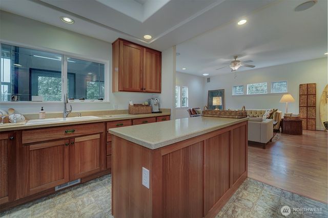 2329 NE Thistle Court, Poulsbo, WA 98370
