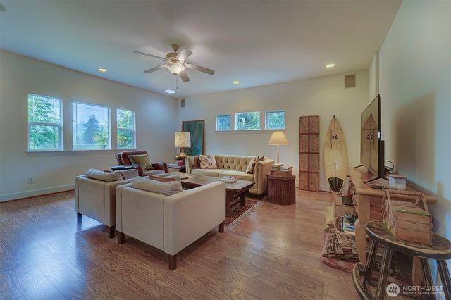 2329 NE Thistle Court, Poulsbo, WA 98370