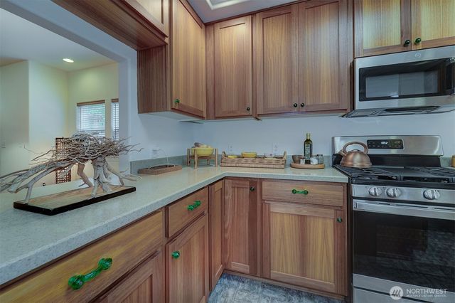 2329 NE Thistle Court, Poulsbo, WA 98370