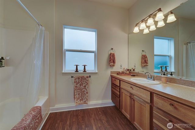 2329 NE Thistle Court, Poulsbo, WA 98370