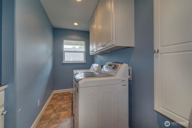 2329 NE Thistle Court, Poulsbo, WA 98370