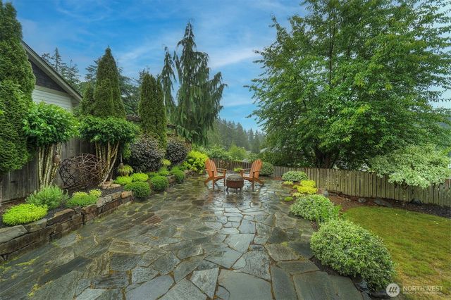 2329 NE Thistle Court, Poulsbo, WA 98370