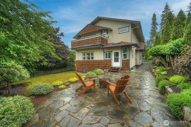 2329 NE Thistle Court, Poulsbo, WA 98370