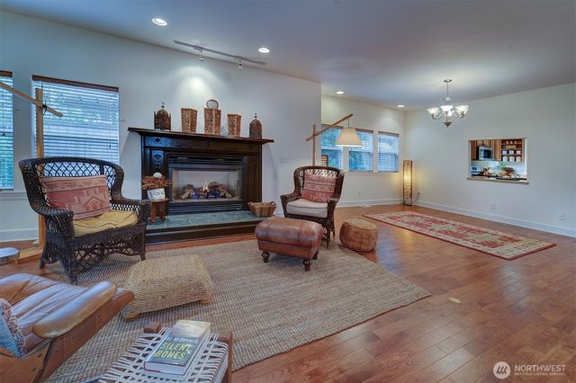 2329 NE Thistle Court, Poulsbo, WA 98370