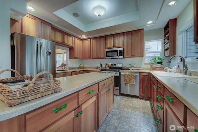 2329 NE Thistle Court, Poulsbo, WA 98370