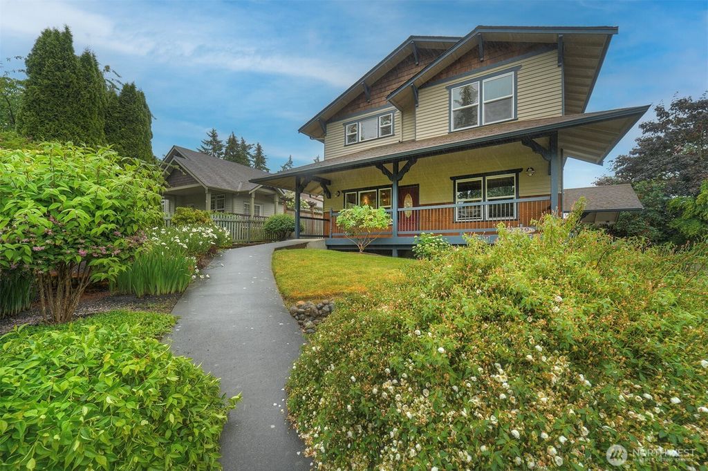2329 NE Thistle Court, Poulsbo, WA 98370