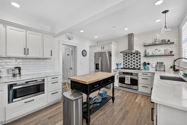 320 N BETTY LANE, Clearwater, FL 33755