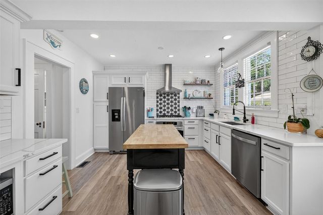 320 N BETTY LANE, Clearwater, FL 33755