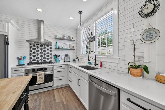 320 N BETTY LANE, Clearwater, FL 33755