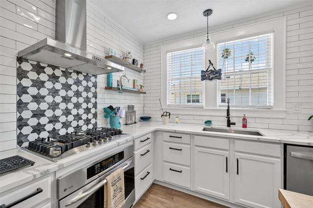 320 N BETTY LANE, Clearwater, FL 33755