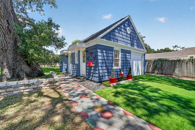 320 N BETTY LANE, Clearwater, FL 33755