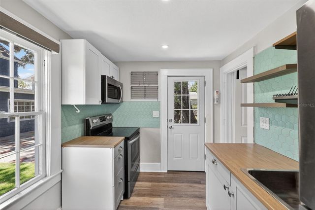 320 N BETTY LANE, Clearwater, FL 33755