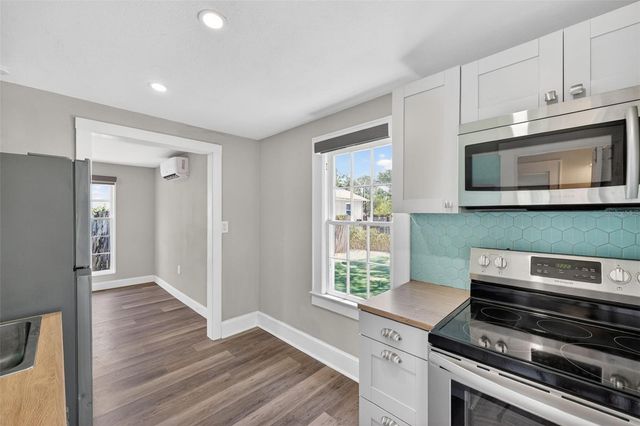 320 N BETTY LANE, Clearwater, FL 33755