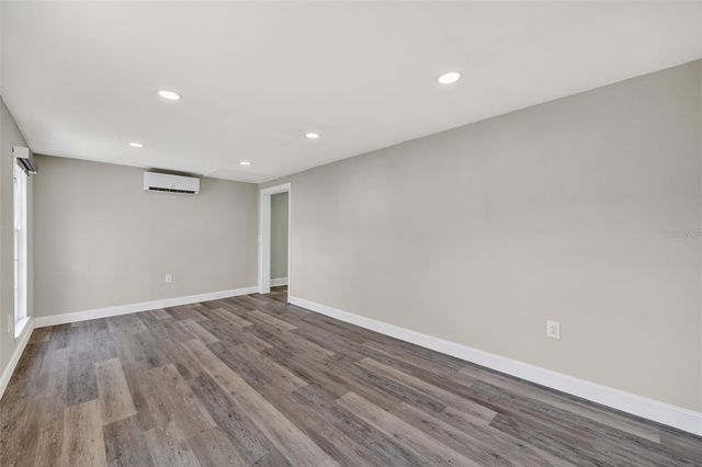 320 N BETTY LANE, Clearwater, FL 33755