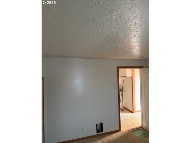 11931 Se RAYMOND St, Portland, OR 97266