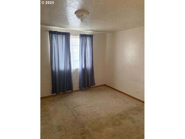 11931 Se RAYMOND St, Portland, OR 97266