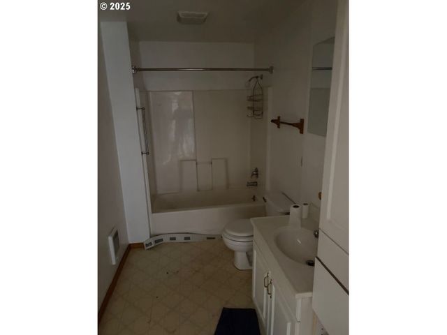 11931 Se RAYMOND St, Portland, OR 97266