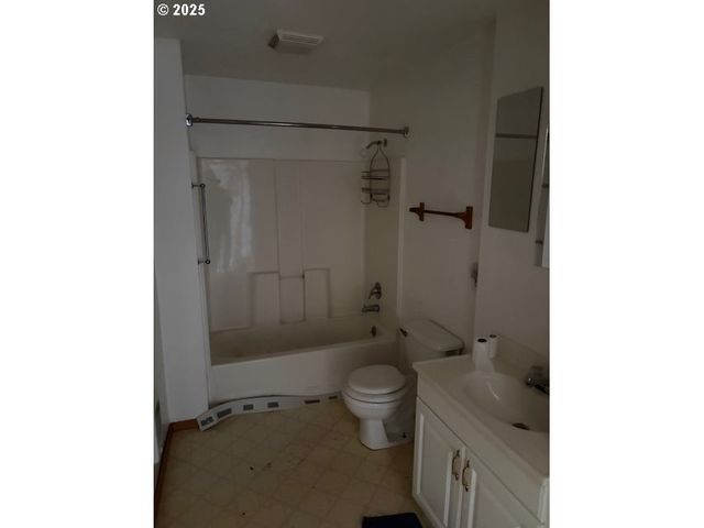 11931 Se RAYMOND St, Portland, OR 97266