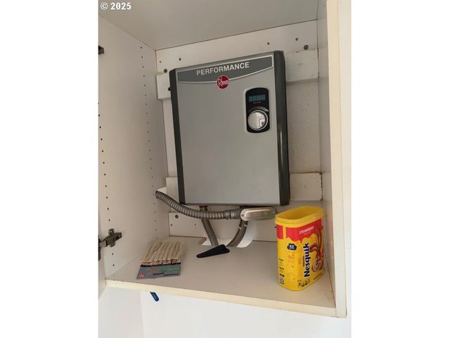 11931 Se RAYMOND St, Portland, OR 97266