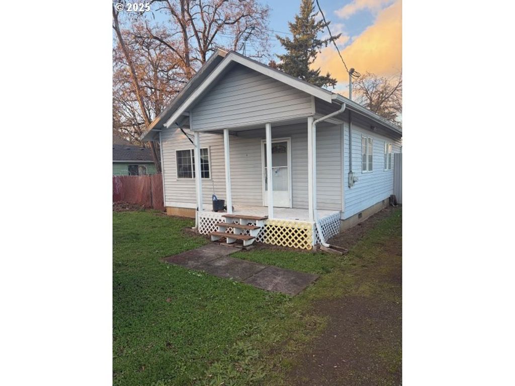 11931 Se RAYMOND St, Portland, OR 97266