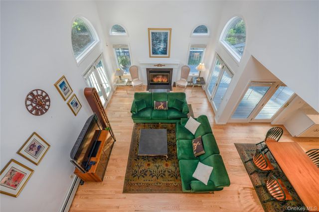 11 Hawk Nest Road, Tomkins Cove, NY 10986