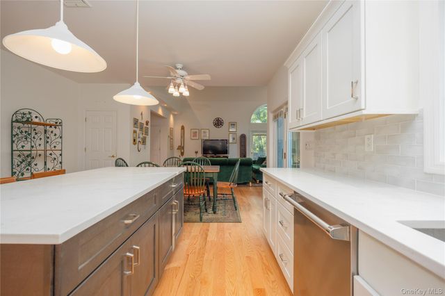 11 Hawk Nest Road, Tomkins Cove, NY 10986